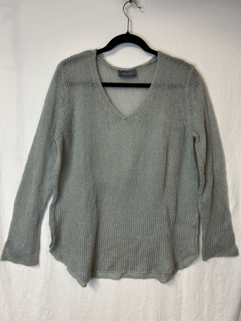 Wooden Ships Women’s Light Gray V-Neck Sweater Size M Mohair/Wool Blend